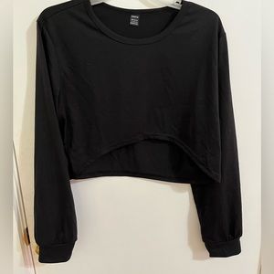 Black long sleeve crop top